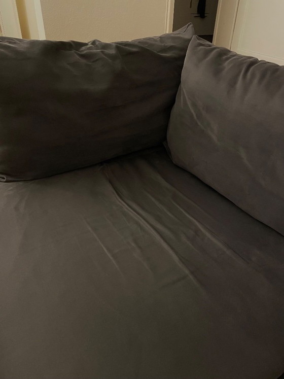 Image 1 of Sofá gris de Ikea de 195 cm con fundas lavables y cojines.