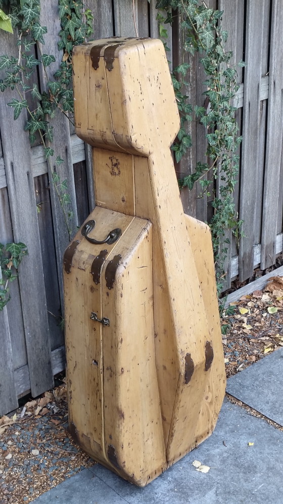 Ein hölzerner Cellokasten aus dem 19. Jahrhundert. – Dekorative Objekte, Wood (photo 2 of 9)