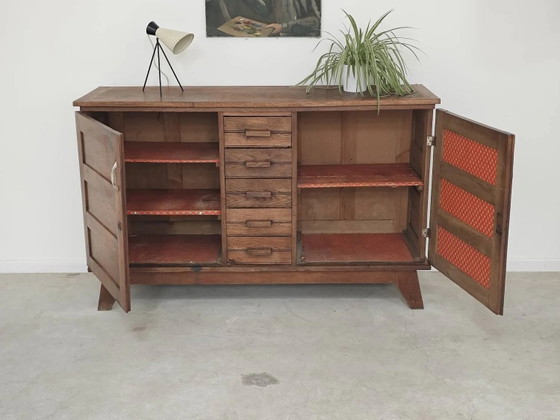 Buffet en chêne de René Gabriel, période de reconstruction 1950. – Armoires de rangement, Wood, Design (photo 2 of 30)