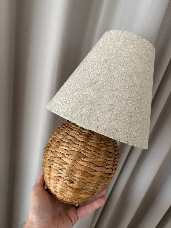 Lampe de table vintage en rotin tressé avec abat-jour en lin – Rattan (photo 8 of 12)