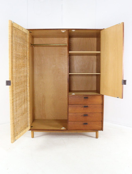 Image 1 of Armadio vintage per ragazze di Sebastian Muggenthaler