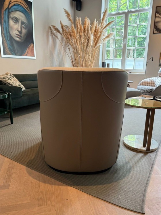 Image 1 of Poltrona Meridiani Liu Kuoio