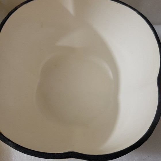 Image 1 of Enamelled cast iron casserole dish, yellow bell pepper