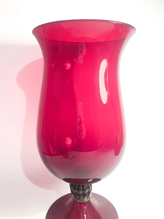 1980er Jahre mundgeblasene Bordeaux Murano Glas Kelchvase, Vasen, Murano-Glas (Foto 4 von 12)