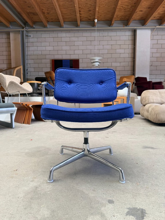 Sedia intermedia Herman Miller ES102 di Charles & Ray Eames (disponibilità: 6) – Poltrone, Chrome, Textile (photo 4 of 17)