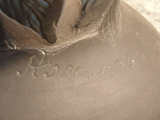 Image 1 of Vase aus mehrschichtigem, säuregeätztem Glas, signiert, Höhe 25,2 cm, Violett-/Aubergine-Töne