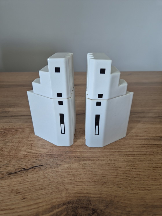Image 1 of Salt and pepper