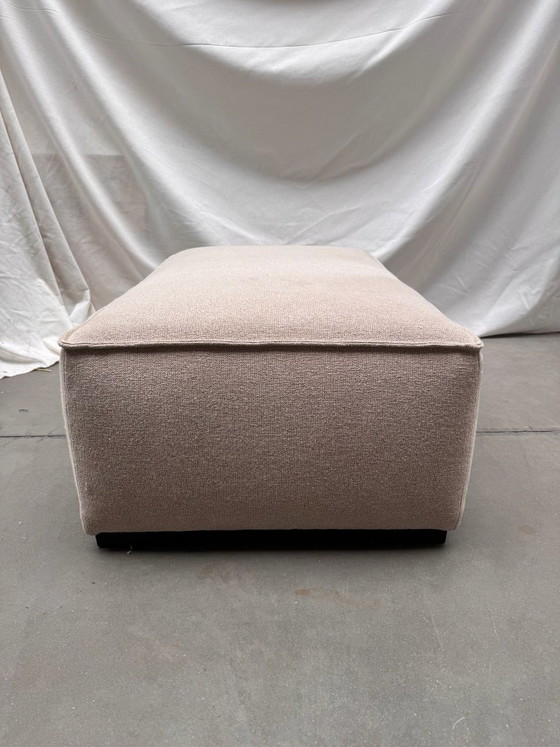 Image 1 of Vast gestoffeerde Dix pouf