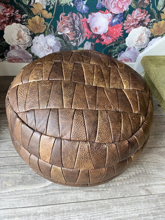Image 1 of Pouf patchwork in pelle vintage