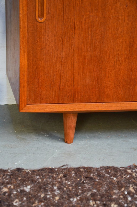 Image 1 of Credenza alta vintage in teak, mobile da terra Hundevad in stile danese di metà secolo