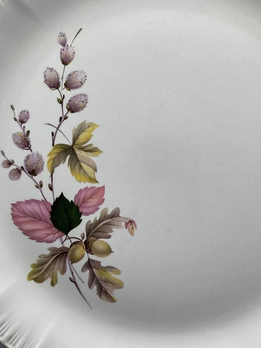 Piatto in maiolica con decorazioni a orecchie, collezione Vigny, design botanico autunnale, finiture in (photo 2 of 3)