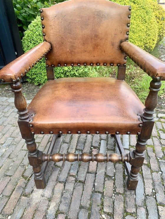 Image 1 of 4 Armstoelen Met Schapenleer en Gestoffeerd Met Slagveren
