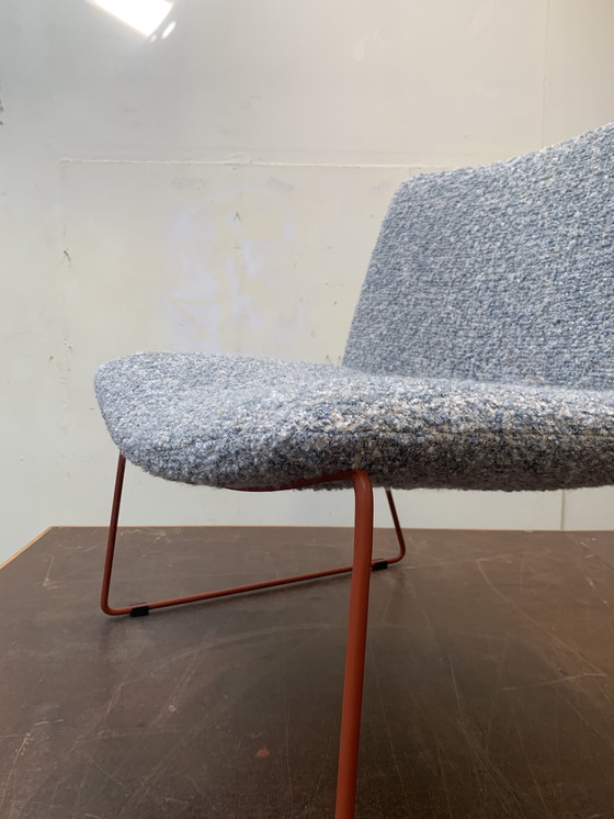 Image 1 of Sedia di design restaurata – Lana bouclé e acciaio inossidabile