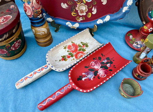 Mixed lot of hand-painted wooden objects - folk art / peasant painting - 15 pieces - FE arts and crafts / handmade