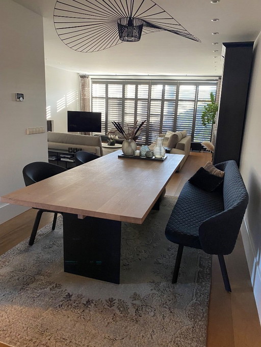 Van Rossum furniture dining table