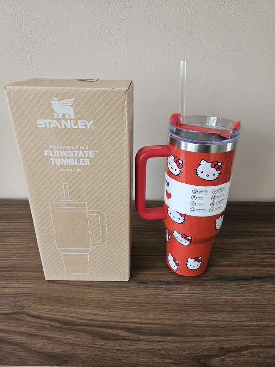Image 1 of Coupe Stanley Quencher Hello Kitty