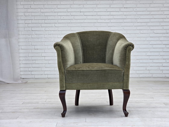 Image 1 of Fauteuil danois des années 60, velours vert, pieds en hêtre.