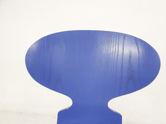 Image 1 of Silla de madera "Ant" de Arne Jacobsen para Fritz Hansen Ultramarine (L15), Dinamarca, 1996