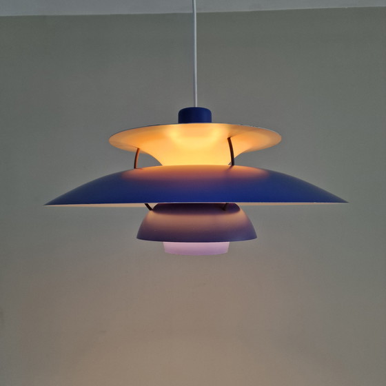 Image 1 of Vintage Louis Poulsen PH5 Pendant Lamp - Blue/White - Ø 50 cm - Design Poul Henningsen - Denmark
