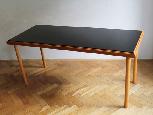 Table basse longue des années 1960 avec verre opaxite noir