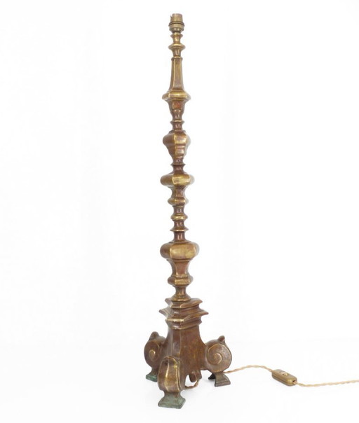 Solid bronze lamp, tripod base with scrolls, neo-Gothic style, late 19th century
