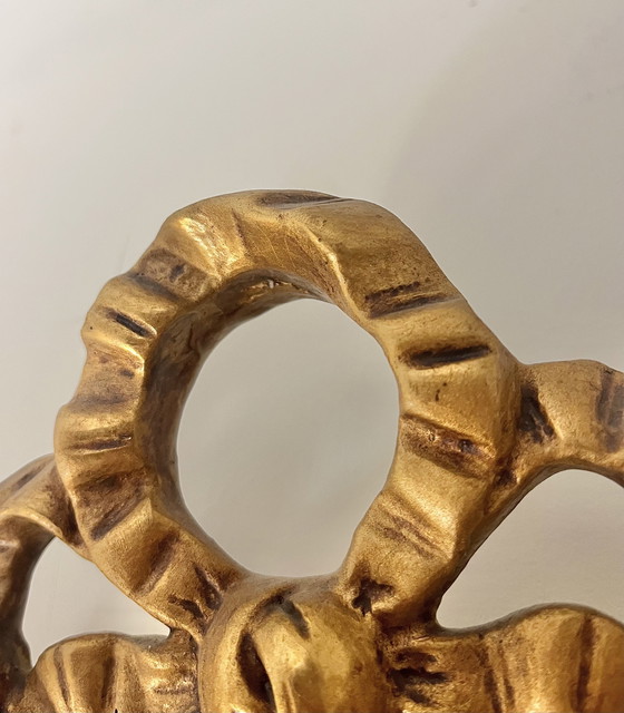 Image 1 of Espejo redondo antiguo con cresta 67x48cm