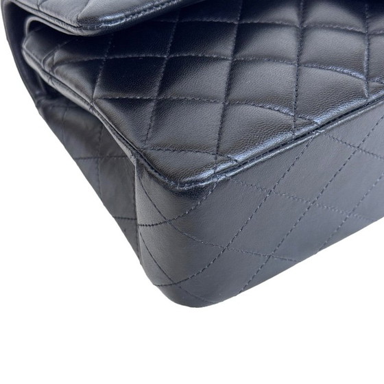 Chanel Classic Flap Medium – Crossbody bags, Lambskin (photo 13 of 16)