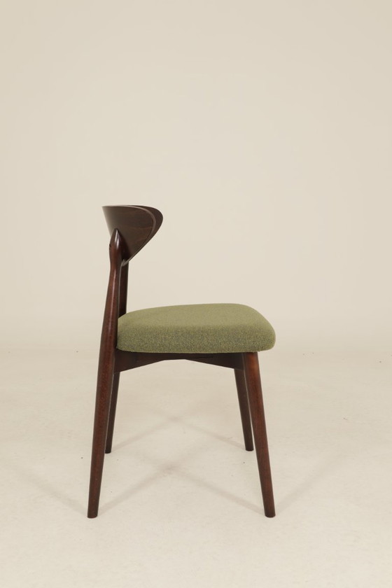 Image 1 of Set moderno di 6 sedie da pranzo, in tessuto verde avocado e legno di faggio noce scuro.