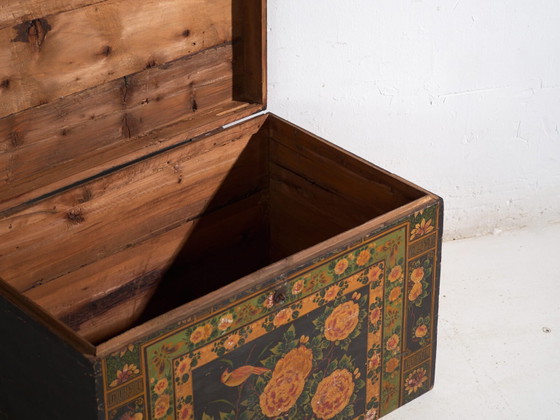 Antique painted trunk in pine wood – China, circa 1900 – Storage cabinet, Iron (photo 29 of 40)
