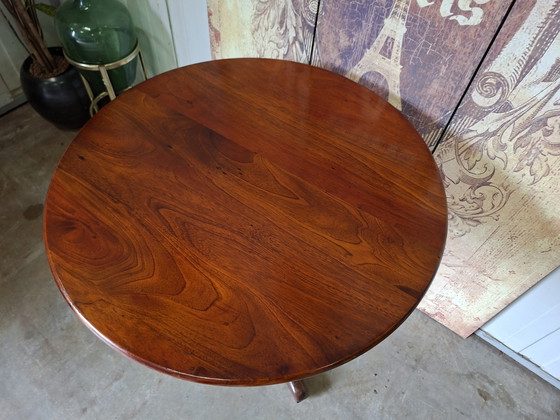 Image 1 of Clásica mesa auxiliar inglesa til top, mesa de vino, mesa de whisky, dim, 75x75cm y 75cm de alto.
