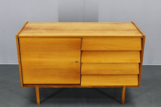 Image 1 of 1960s Czechoslovakian Maple Veneer Sideboard with Solid Maple Wood