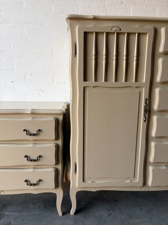 Set di armadi vintage antichi per cameretta, ristrutturati – Legno (photo 12 of 14)