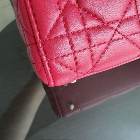 Image 1 of DIOR LADY MINI - PELLE DI AGNELLO CANNAGE ROSSO, DETTAGLI ORO, CINTURINO REGOLABILE