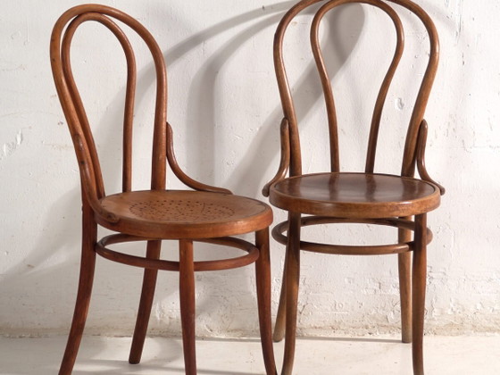 Pair of antique chairs in Thonet bentwood – Central Europe, circa 1930 #9 – Dining chairs (photo 2 of 40)