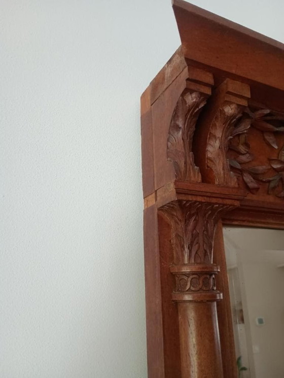 Image 1 of Antiker Hartholzspiegel (Holzschnitzerei) aus Indonesien mit geschliffenem Glas