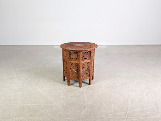 Image 1 of Handgeschnitzter Teetisch Art Déco Couchtisch Indien Walnuss