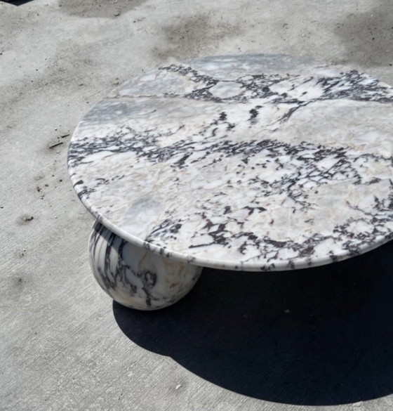 Image 1 of Couchtisch aus Calacatta-Viola-Marmor