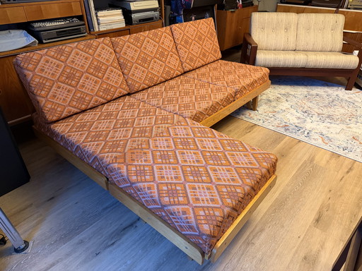 Mid-Century-Tagesbett im 60er-Jahre-Stil mit originellem Design