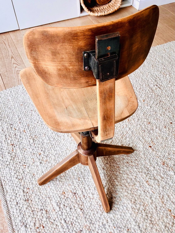 Silla de taller SEDUS de madera original numerada – Sillas giratorias (photo 4 of 8)