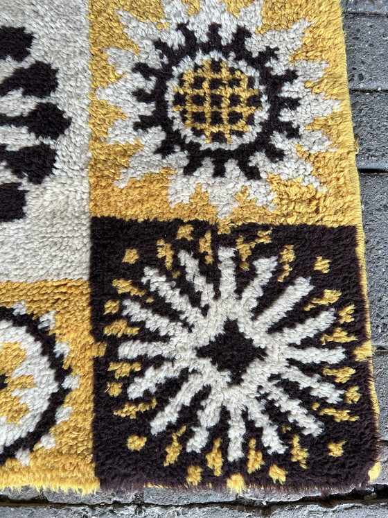 Image 1 of Tappeto/tavolo vintage anni '70, giallo e nero