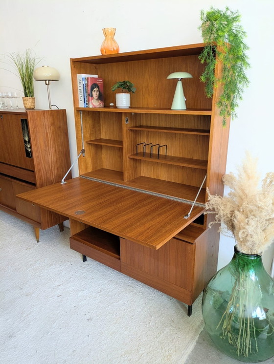 Image 1 of Credenza alta vintage, metà del secolo scorso