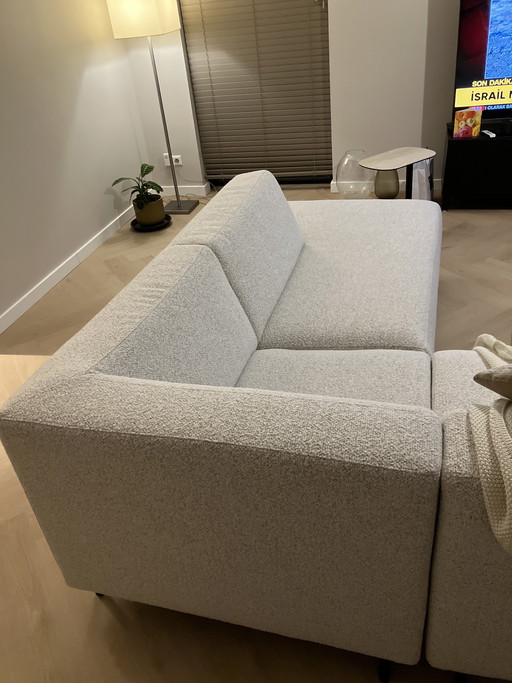 ¡COMPLETAMENTE NUEVO! Rincón con isla/sala de estar.