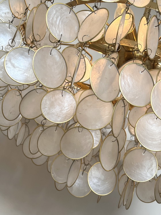 Image 1 of Lampe pendante vintage 60's en forme de coquillage, cadre en laiton