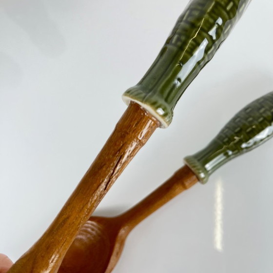 Image 1 of Grünes Keramik-Salz- und Pfefferstreuer-Set sowie Salatbesteck, 1970