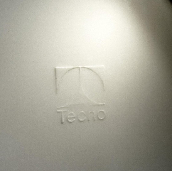 Image 1 of Mid-Century Set of Two White Osvaldo Borsani ‘Modus’ Fiberglass and Aluminium Desk Side Chairs for Tecno, Italy, 1970s. 