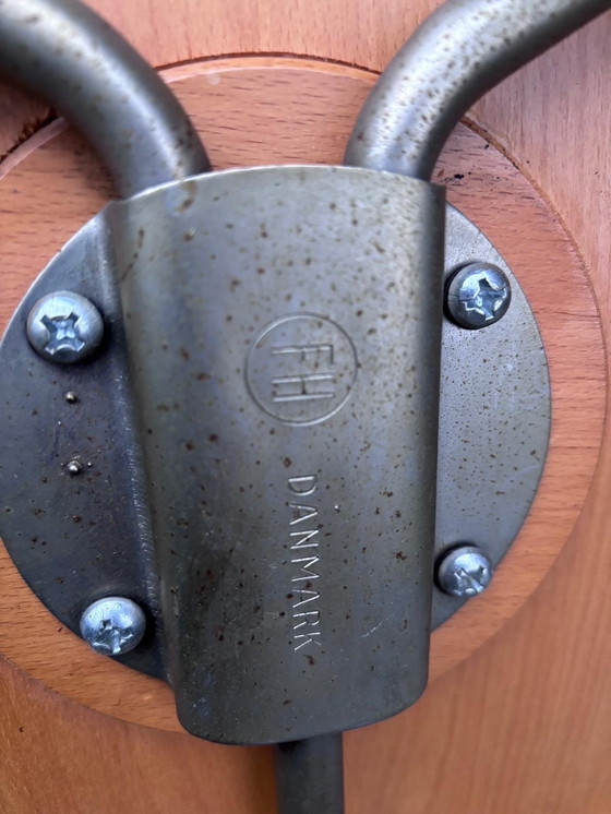 Image 1 of Ensemble extrêmement rare de 4 chaises de salle à manger Fritz Hansen à 3 pieds, design vintage