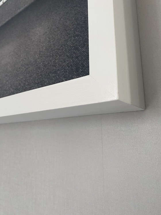 Image 1 of Piscina vuota — fotografia in bianco e nero incorniciata 40x40 cm