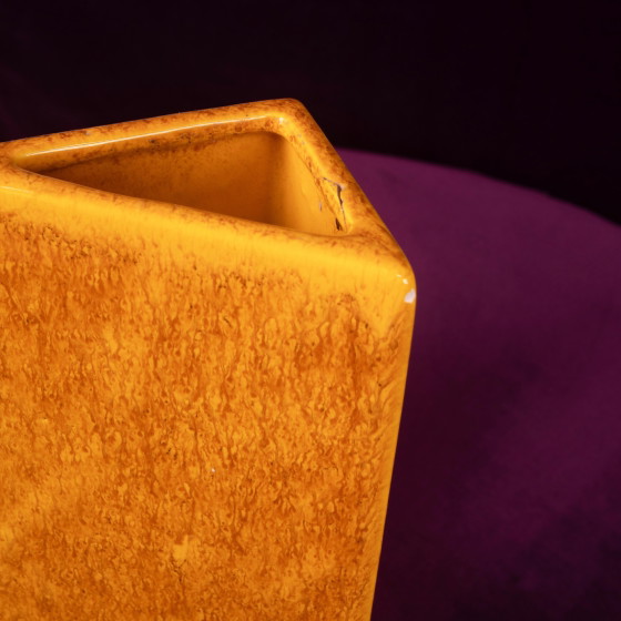 Sculptural Amber Ceramic Space Age Vase, Italy 1970 (photo 13 of 20)