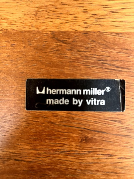 Image 1 of Sillón y otomana Charles y Ray EAMES Edición VITRA