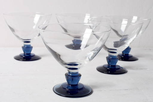 Set aus 5 blauen Kristall-Stielkelchen im Mid-Century-Stil / Luigi Bormioli / Parma / Italien / 1980er Jahre (photo 2 of 10)